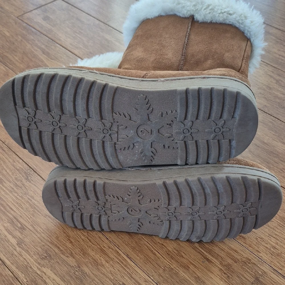 SO Tan and White Fur-Lined Winter Boots - Picture 3 of 6